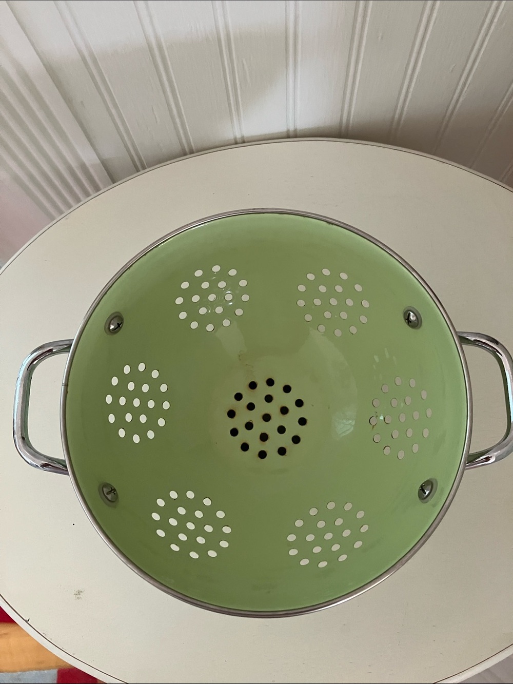 Enamelware Spring Green Colander With Handles & Stainless Steel Trim - Picture 2 of 9